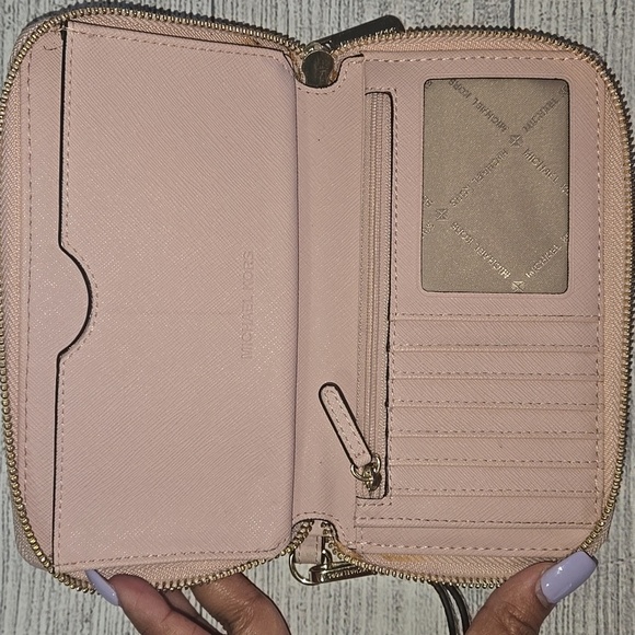 Michael Kors Pebbled Leather Smartphone Wristlet Light Pink/Gold - Picture 7 of 12